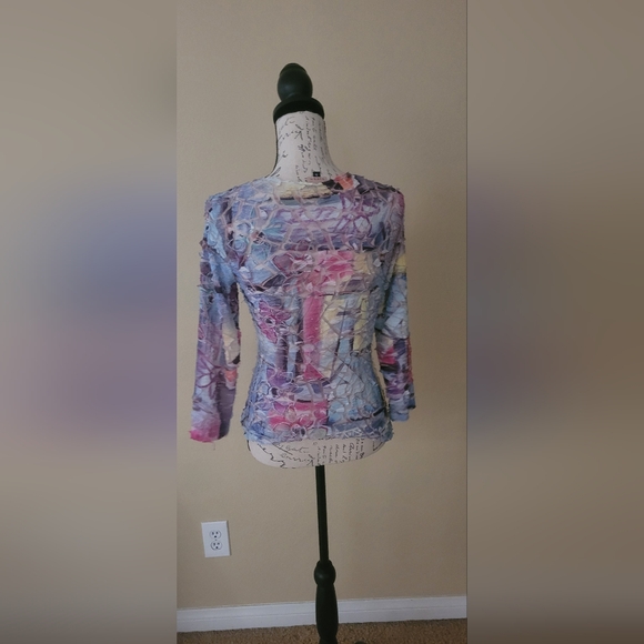 CUBISM TEXTURED WATER COLOR FLORAL TOP - Picture 4 of 4